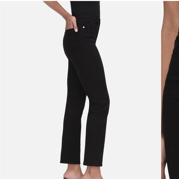 Frame Le High Straight Black Jean - Picture 3 of 5